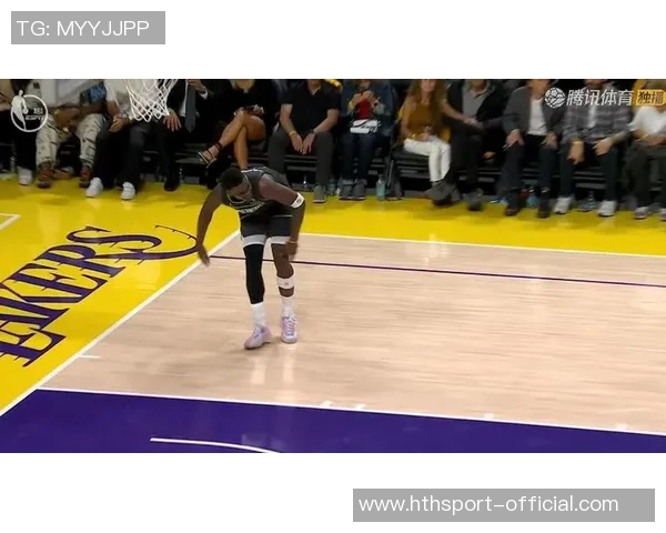 布朗尼左手变向转身后仰压哨命中展现丝滑小连招绝技